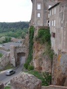 Ceri. Arco di ingresso visto da dietro